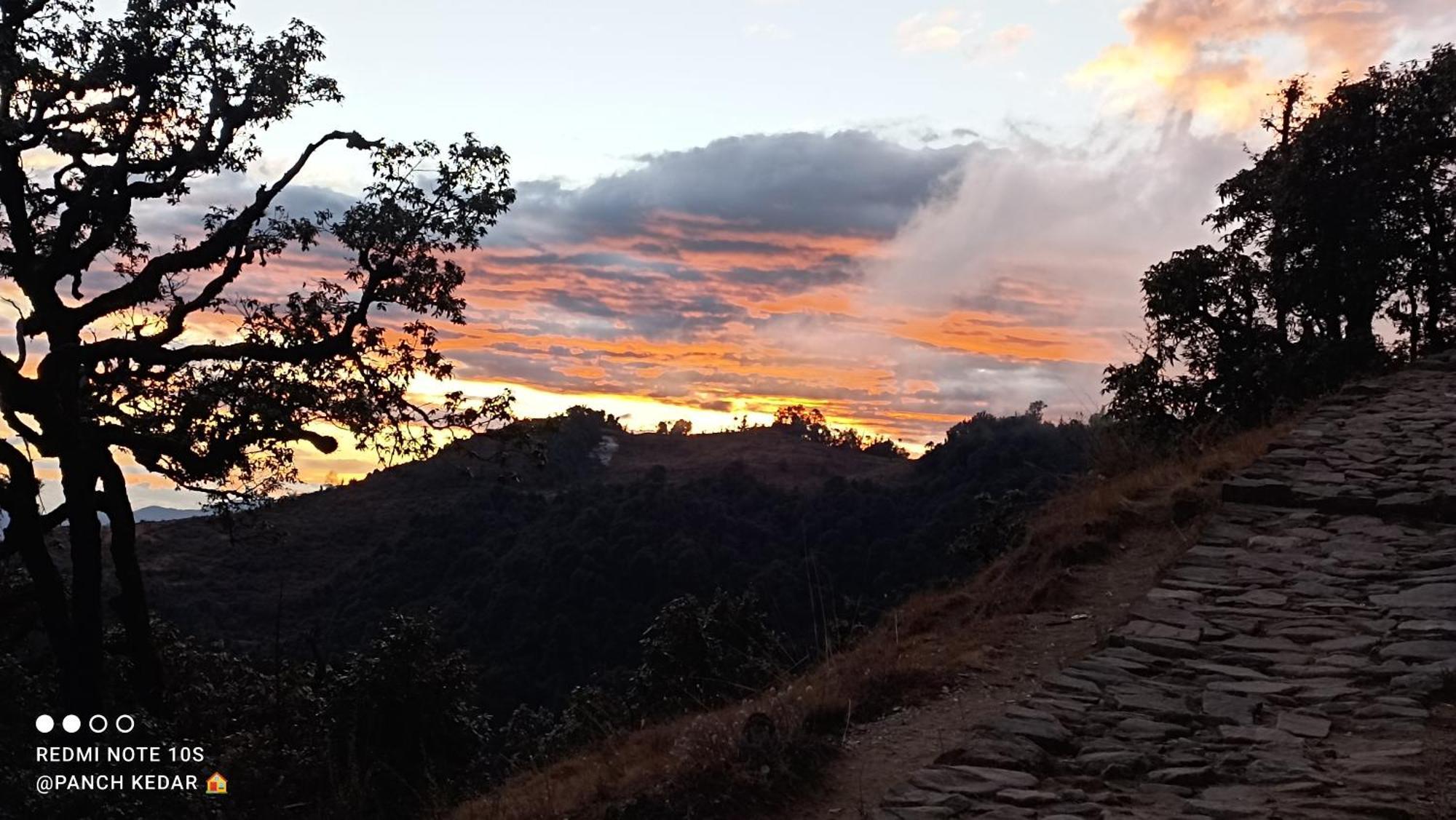 Mayur Homestay Ukhimath ภายนอก รูปภาพ